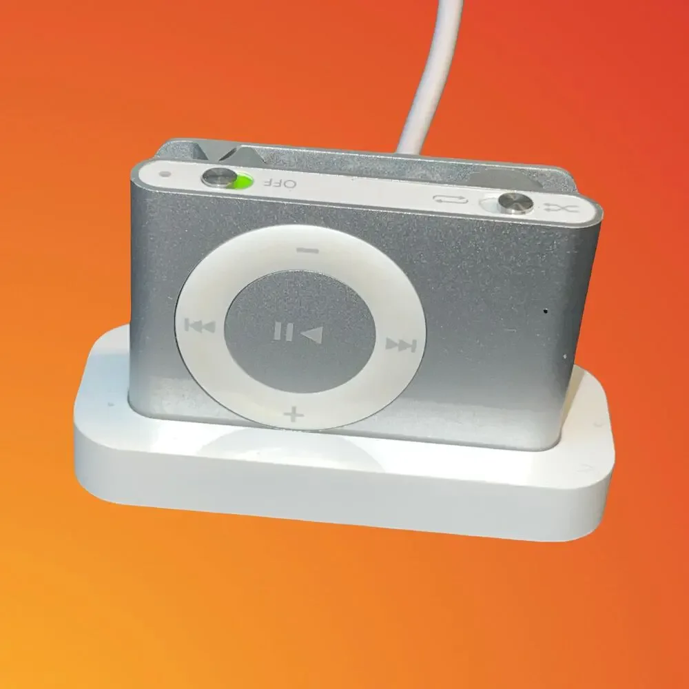 Apple iPod Shuffle 2nd Gen Silver 1GB MP3 Player A1204 Charging Dock OEM Tested
